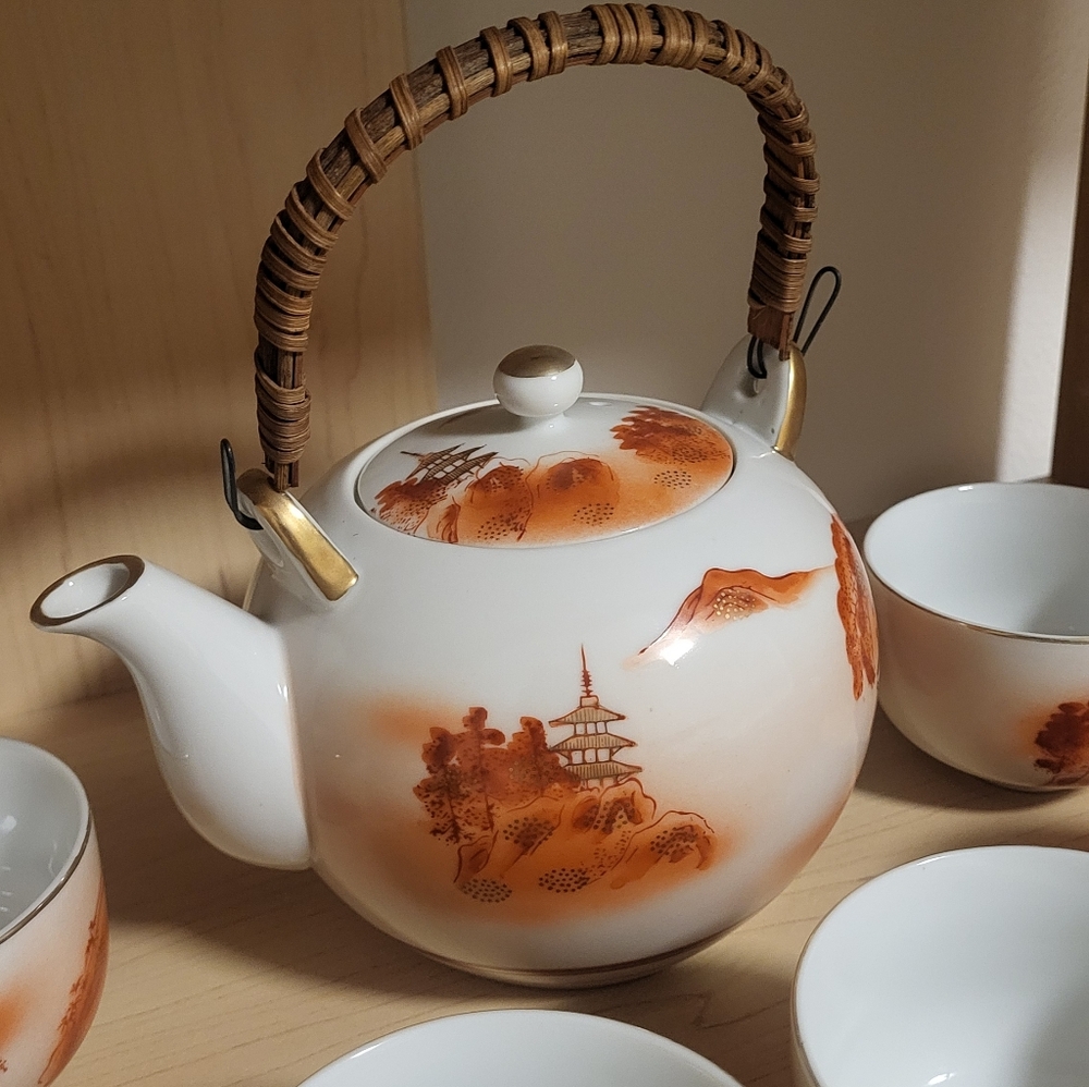 Kutani Tea Set - Picture 4 of 9